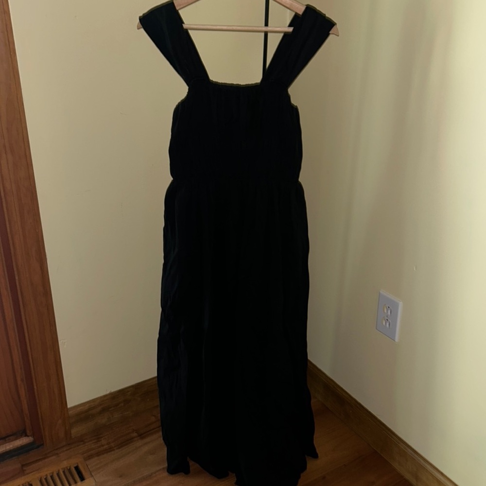 Black Noah Smocked Dress
POMANDER PLACE - Picture 6 of 6